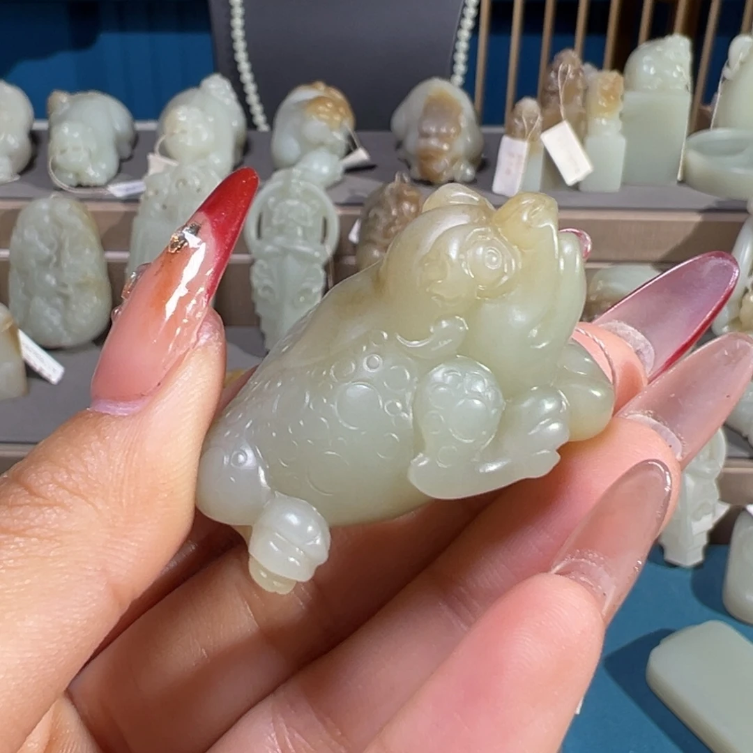 和田玉（糖玉）未镶嵌颈饰