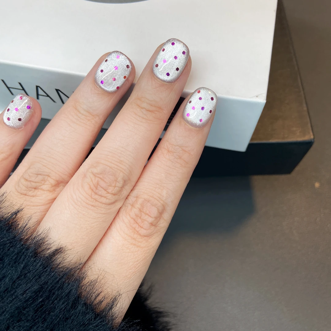 「薄荷糖」超亮显白猫眼波点亮片纯手工穿戴甲