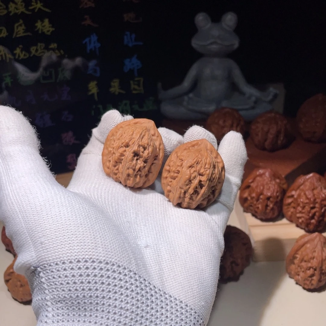 文玩核桃把件赤龙鸡心3133，8253