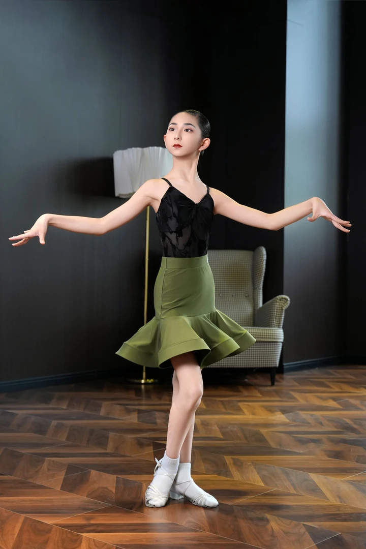 民族风拉丁详见详情女演出服黑色包臀套装女孩夏季练功服少儿舞服