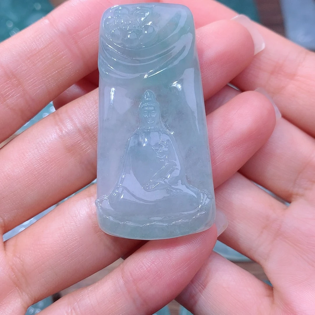 颈饰未镶嵌翡翠观音