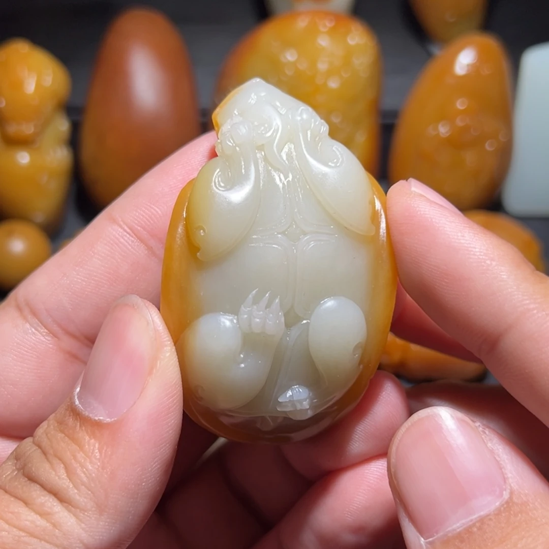 H***o和田玉未镶嵌颈饰