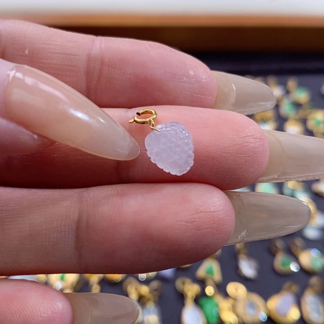 颈饰18K金镶嵌翡翠