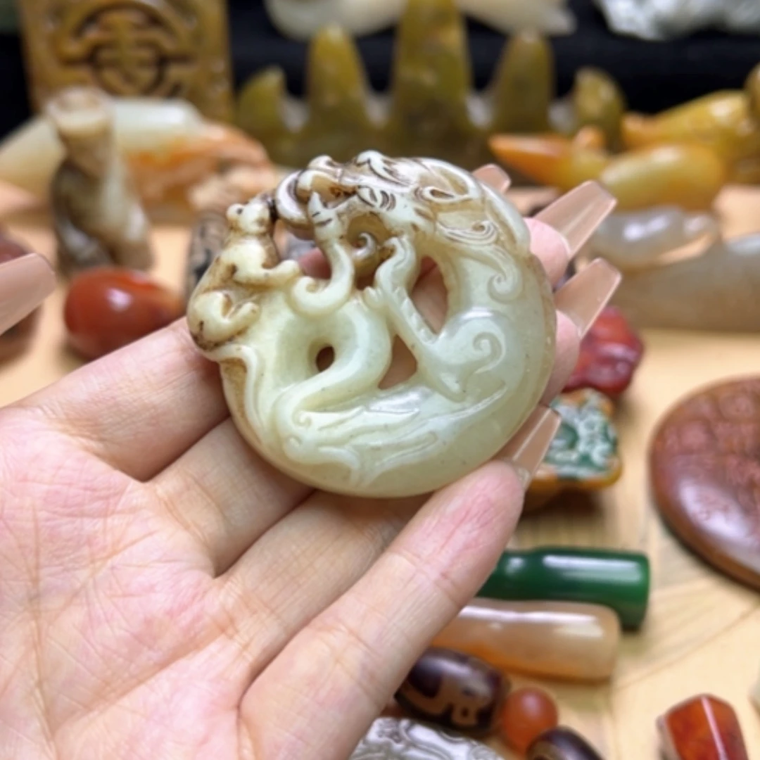【闪购商品】蛇纹石玉未镶嵌颈饰