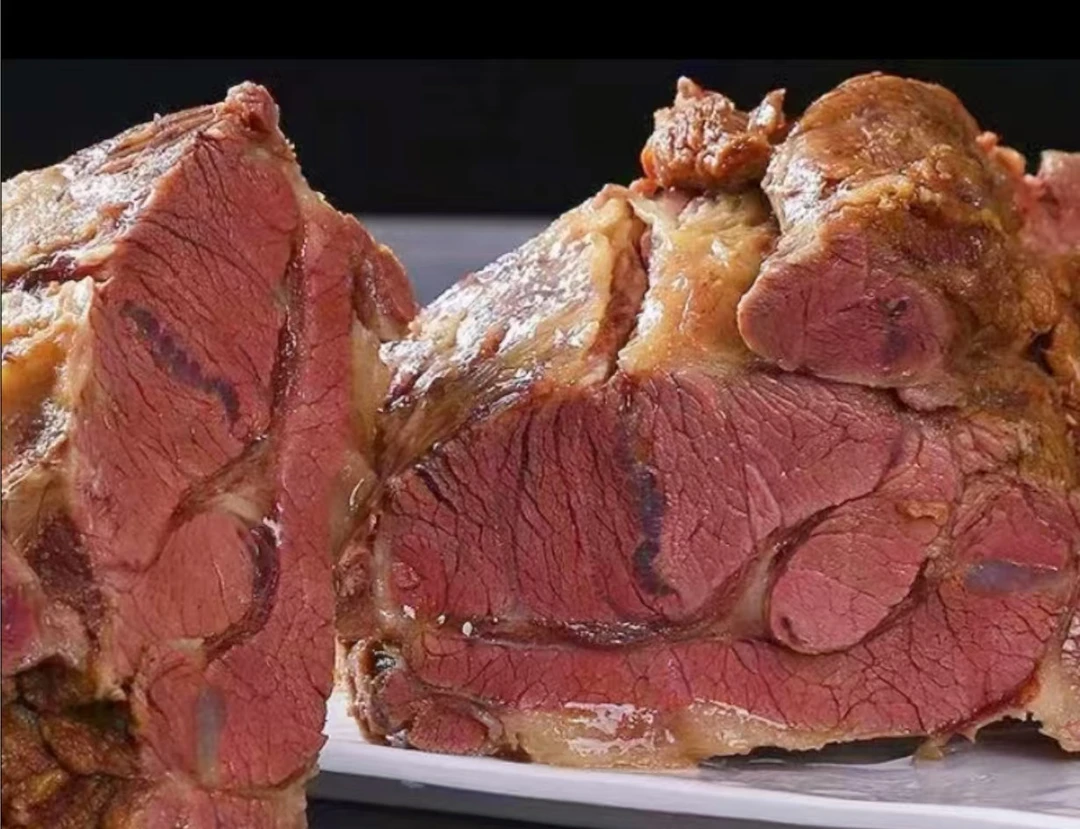 贵州安顺天龙屯堡特色马烧腊腱子肉