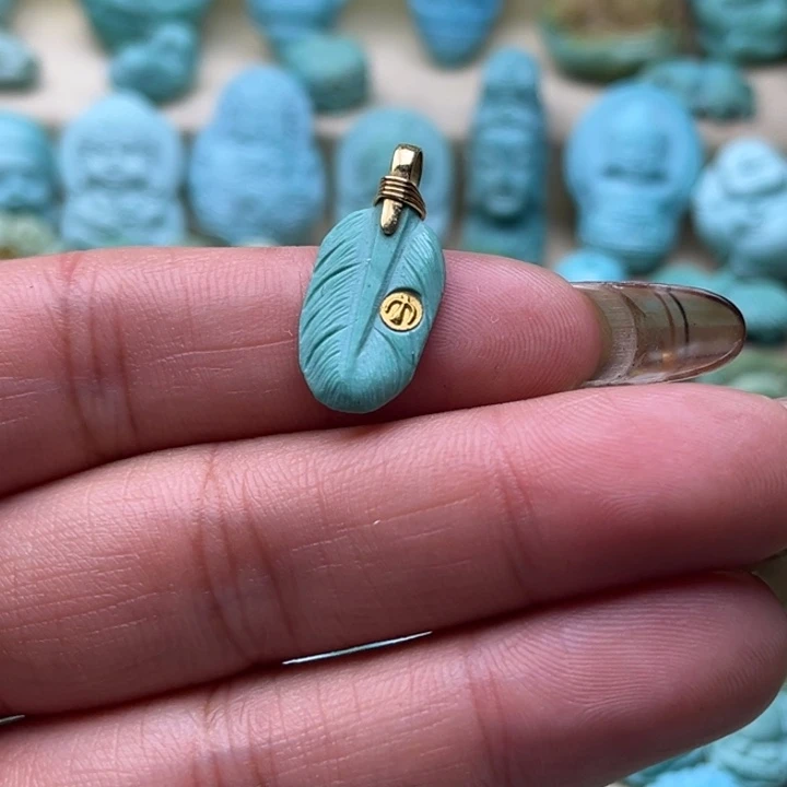 绿松石未镶嵌颈饰