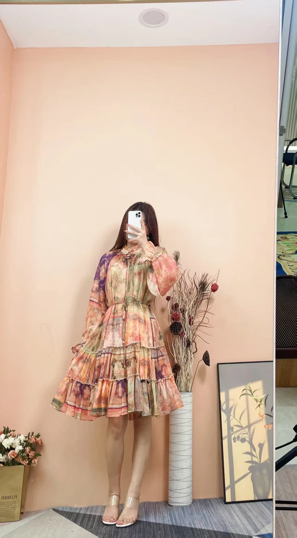 [依易原创]明星同款设计感长袖连衣裙多层印花系腰带收腰裙C0508