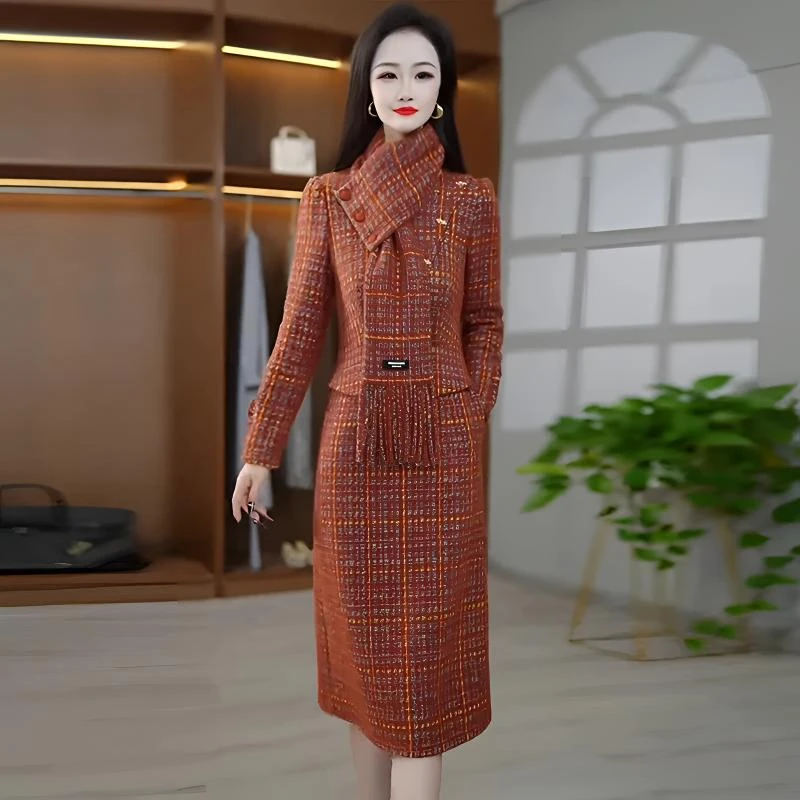 加厚假两件连衣裙女2024冬季新款洋气收腰显瘦中长款带围巾打底裙