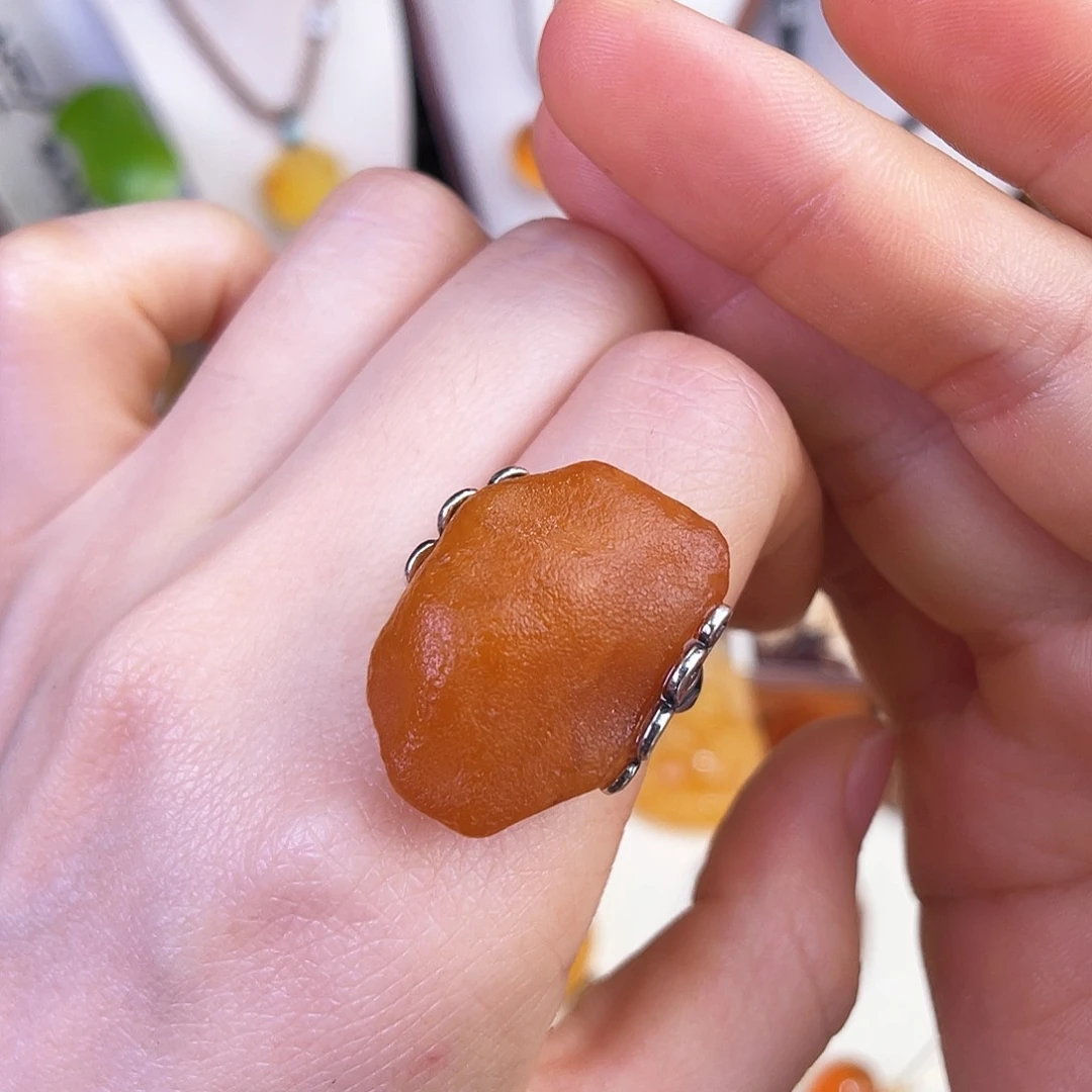 未镶嵌琥珀珠宝奇石