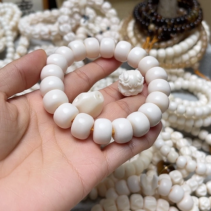 香榧木鹿角1.4老型精品36颗，麒麟，鲨鱼呗