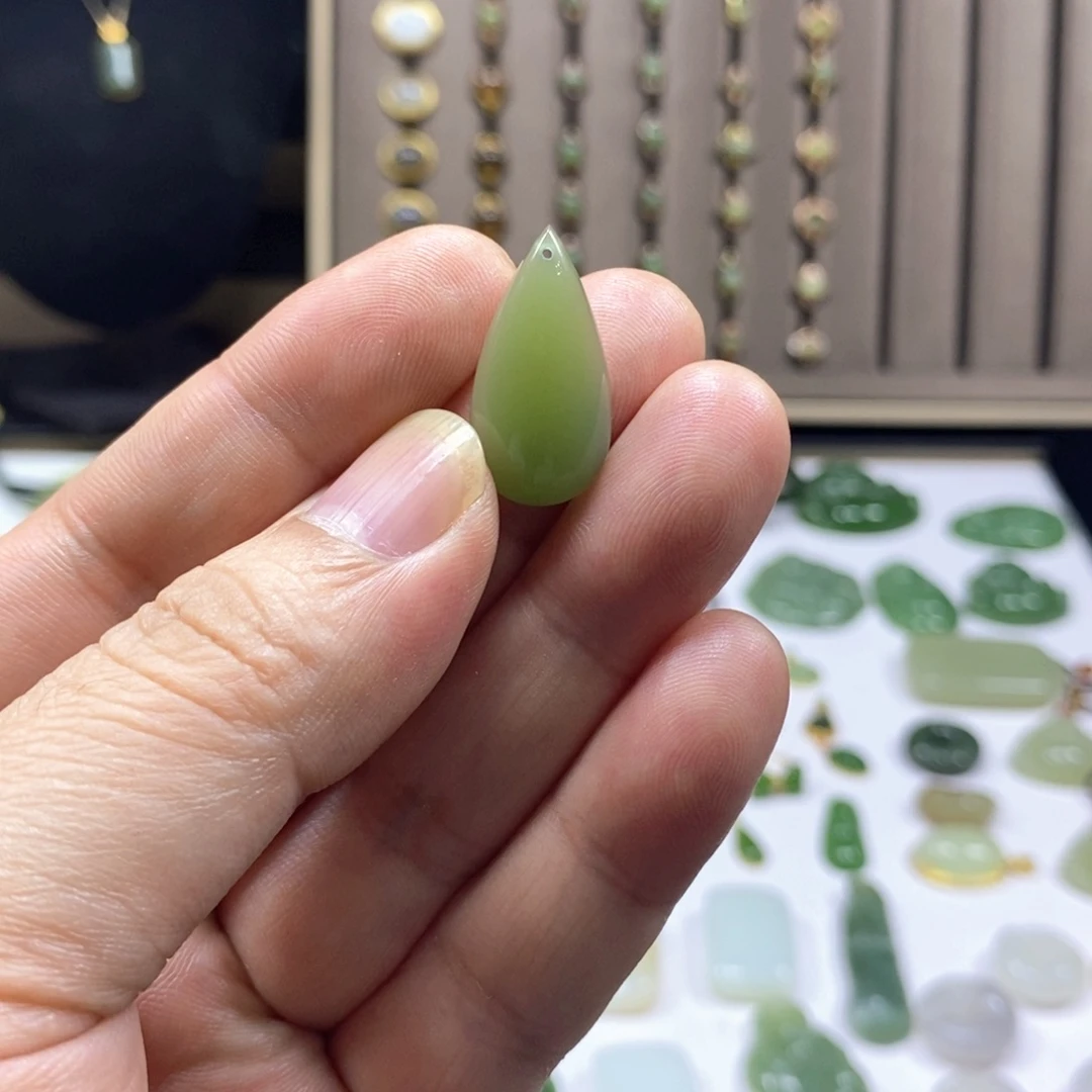 吊坠(不含链)未镶嵌和田玉（碧玉）