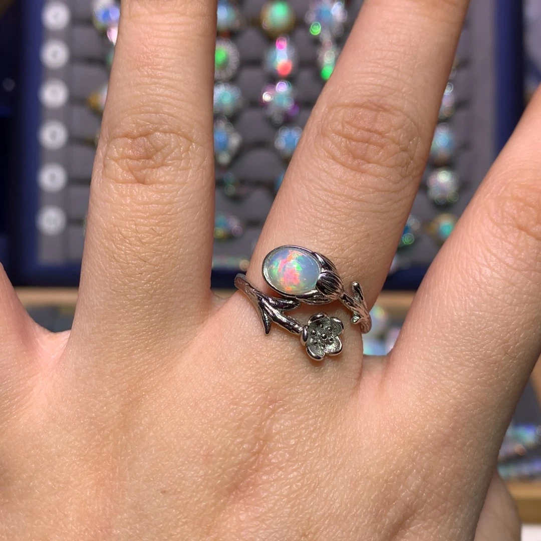 银S925镶嵌欧泊戒指