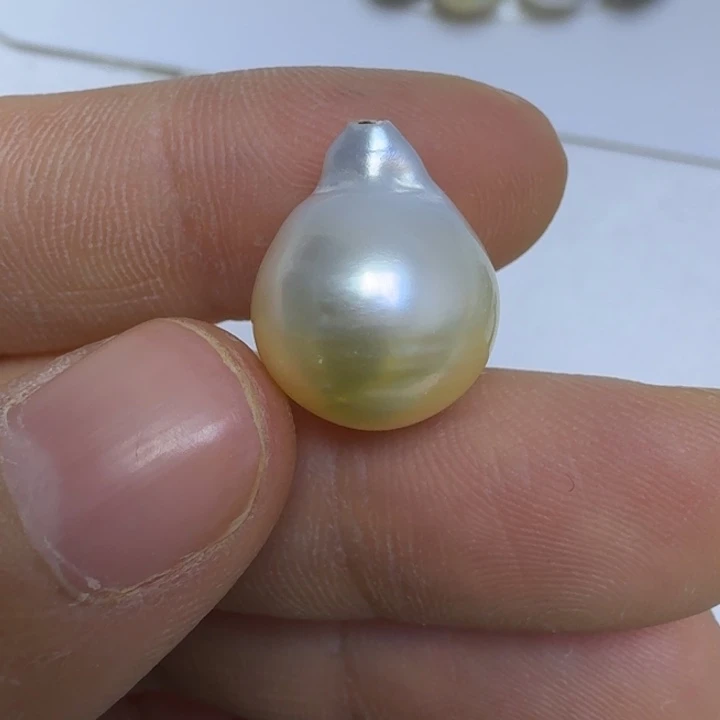 张***药未镶嵌颈饰海水珍珠