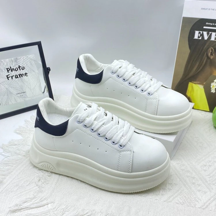 厚底小白鞋女款2025新款爆款百搭内增高女小个子皮面运动休闲板鞋