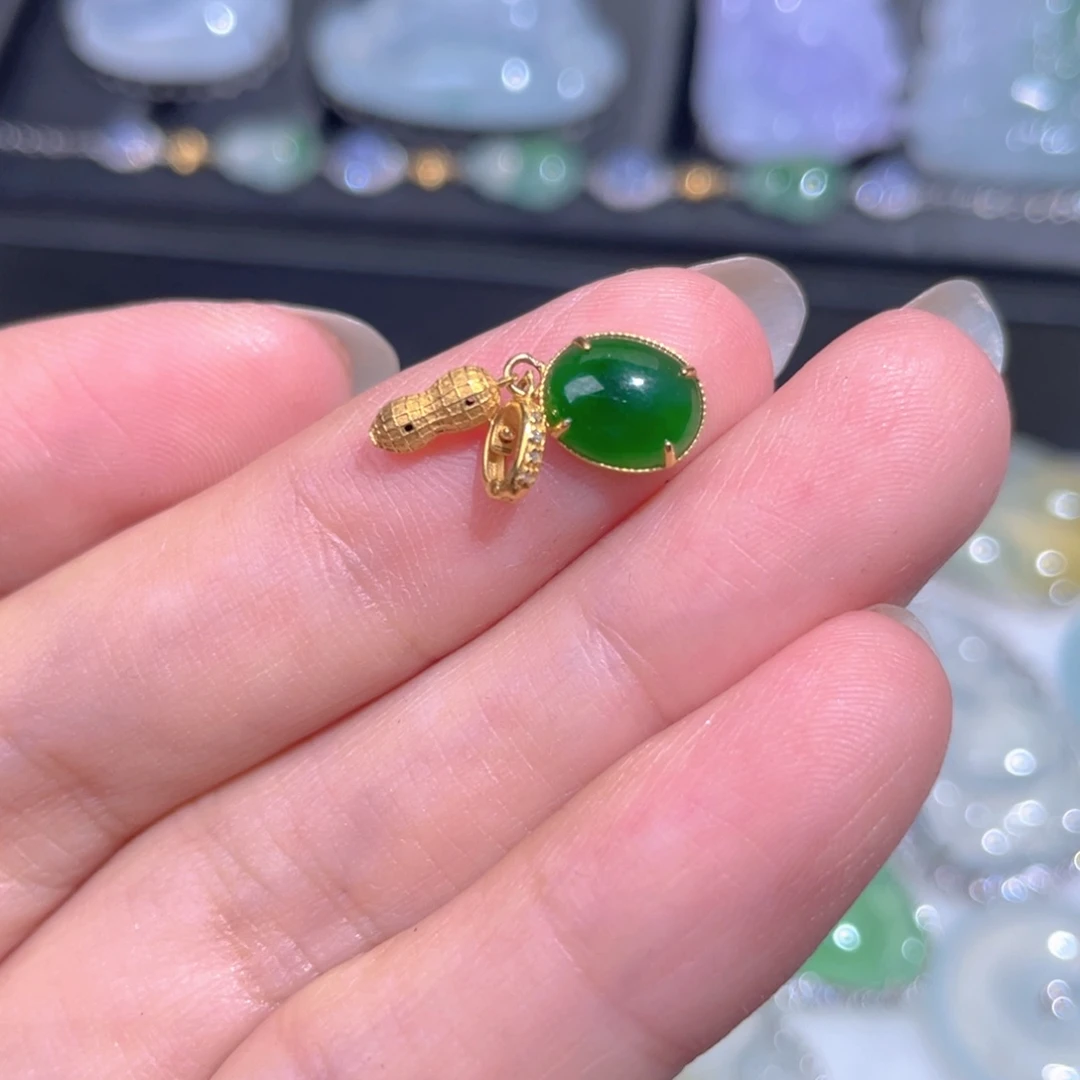 颈饰18K金镶嵌翡翠翡翠