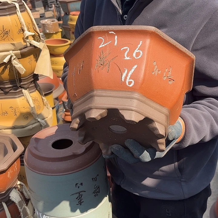 紫砂紫砂花盆和小