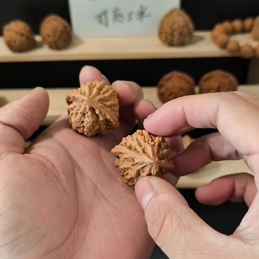 L****文玩核桃吊坠36+野牛