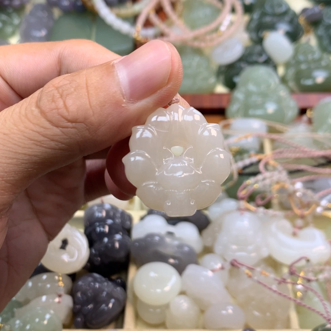【闪购商品】颈饰未镶嵌和田玉草***芙