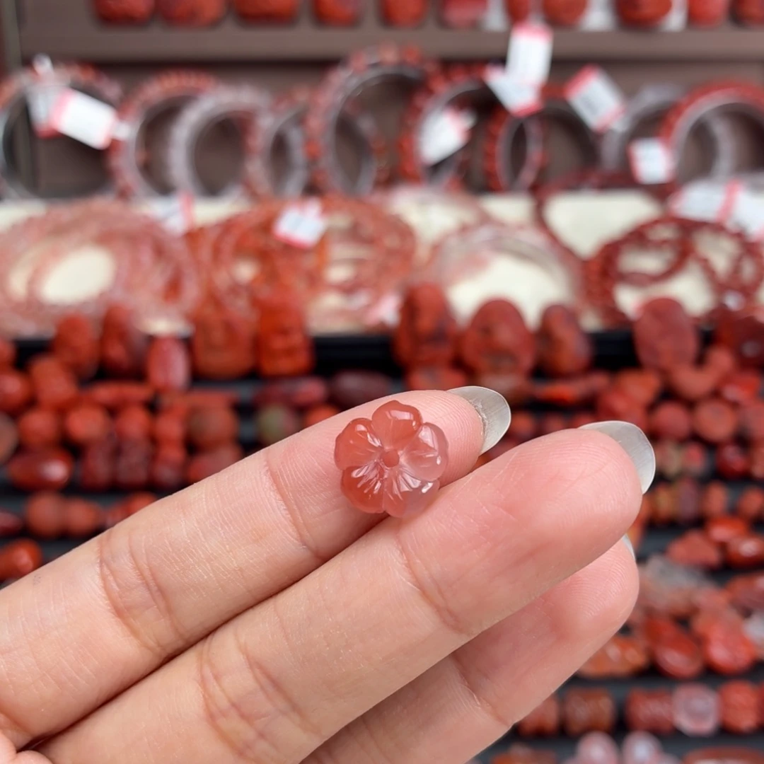 南红玛瑙未镶嵌颈饰有钱花