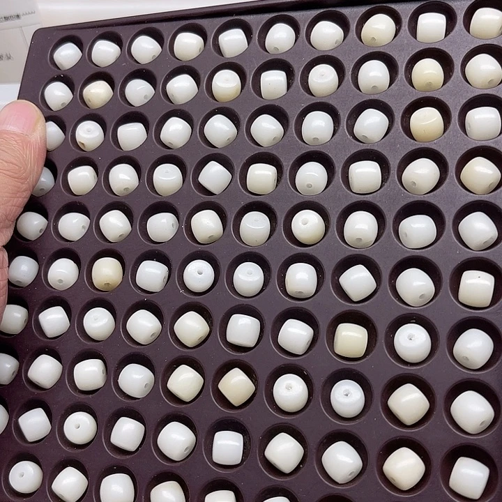 白玉菩提吊坠微瑕9-7白玉直切200颗