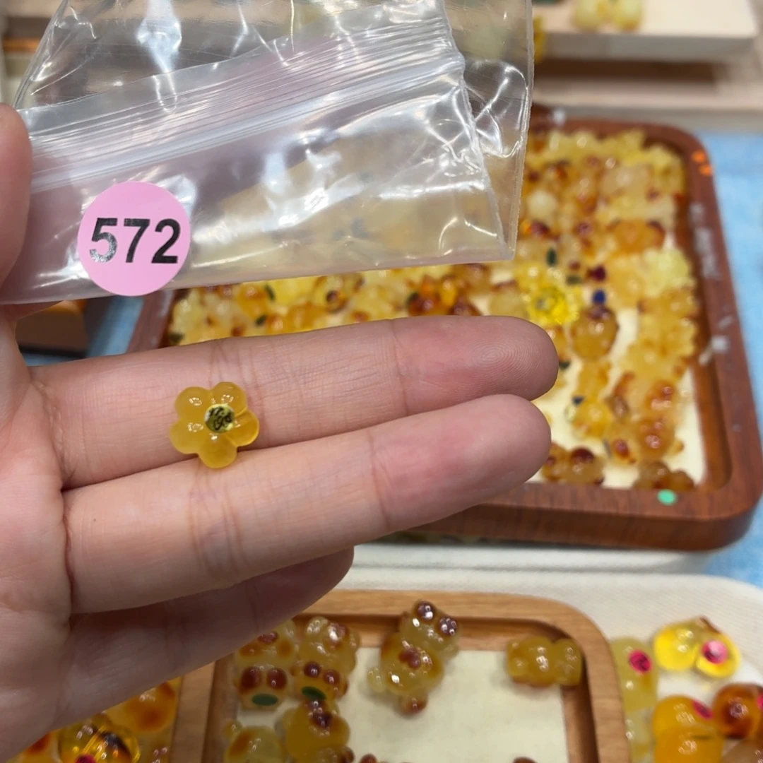 琥珀未镶嵌珠宝奇石