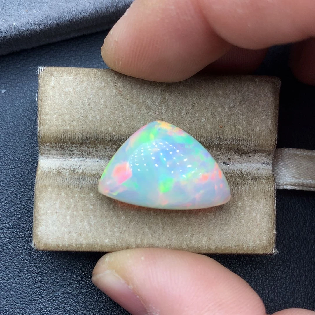 未镶嵌欧泊笔搁13ct