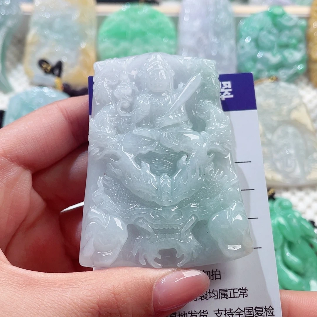 颈饰未镶嵌翡翠虚空