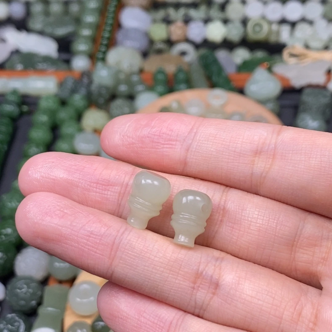 旺***星颈饰未镶嵌和田玉