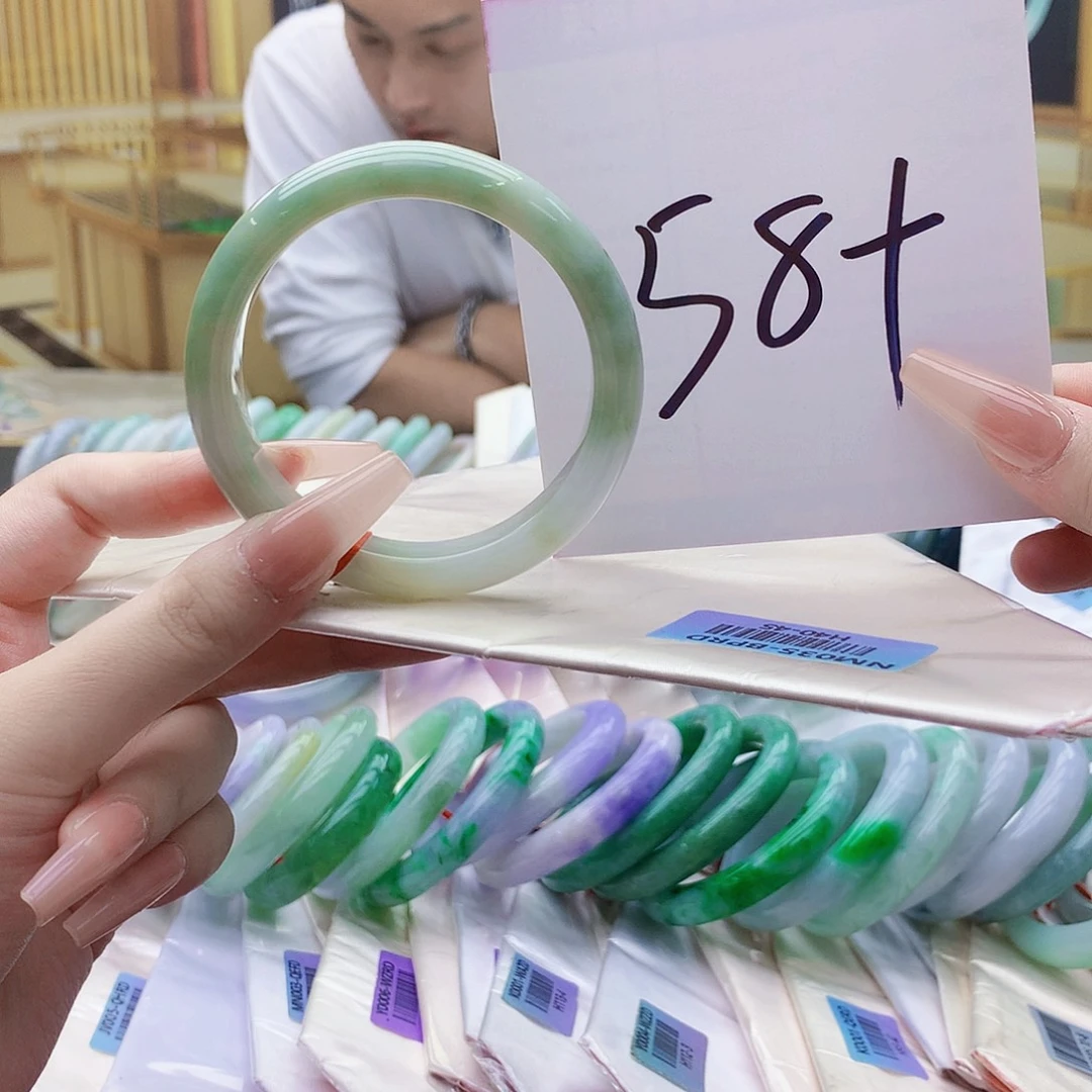 翡翠未镶嵌手镯nn