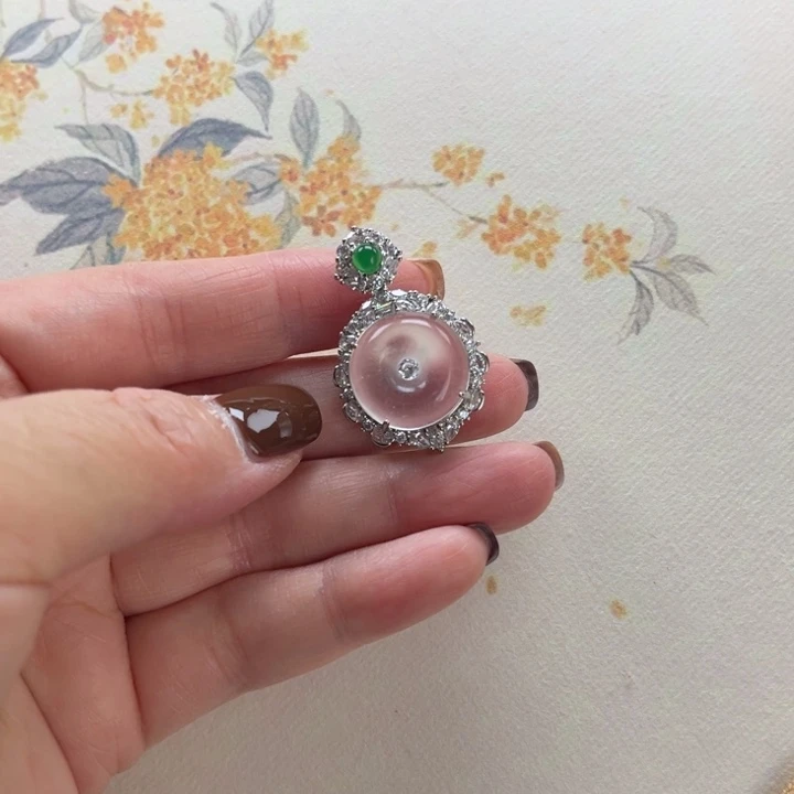 石英质玉未镶嵌颈饰