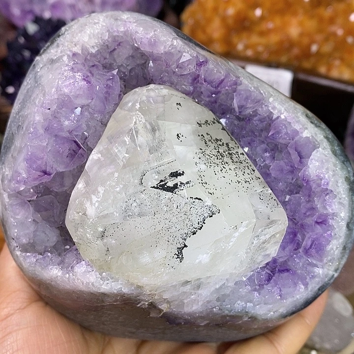 紫晶未镶嵌大型摆件（非配饰）