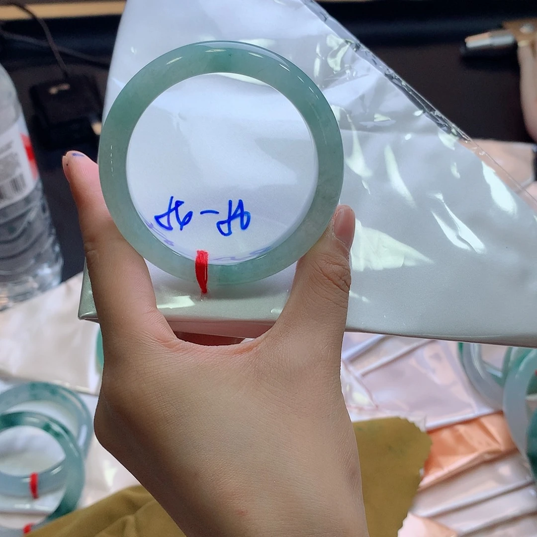 翡翠未镶嵌手镯翡翠