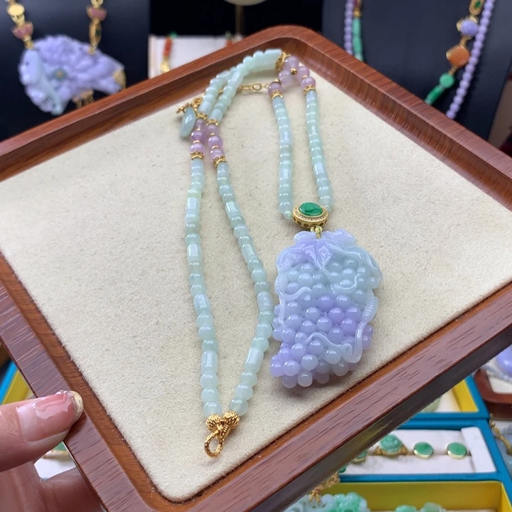 翡翠颈饰未镶嵌翡翠葡萄