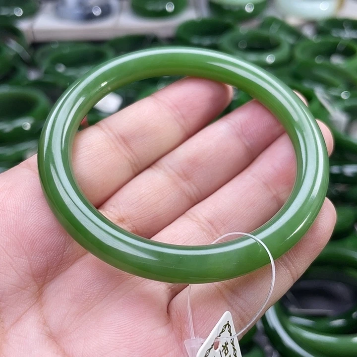 未镶嵌手镯和田玉（碧玉）