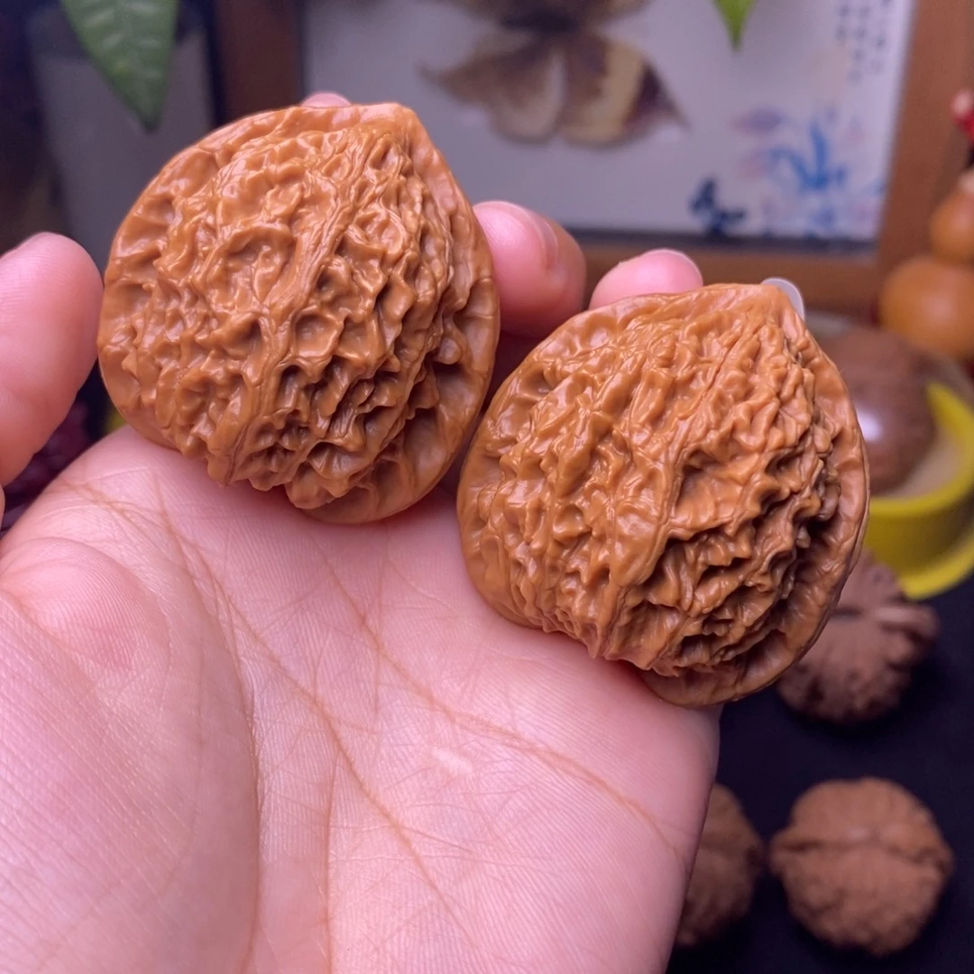 文玩核桃把件40.5金牛