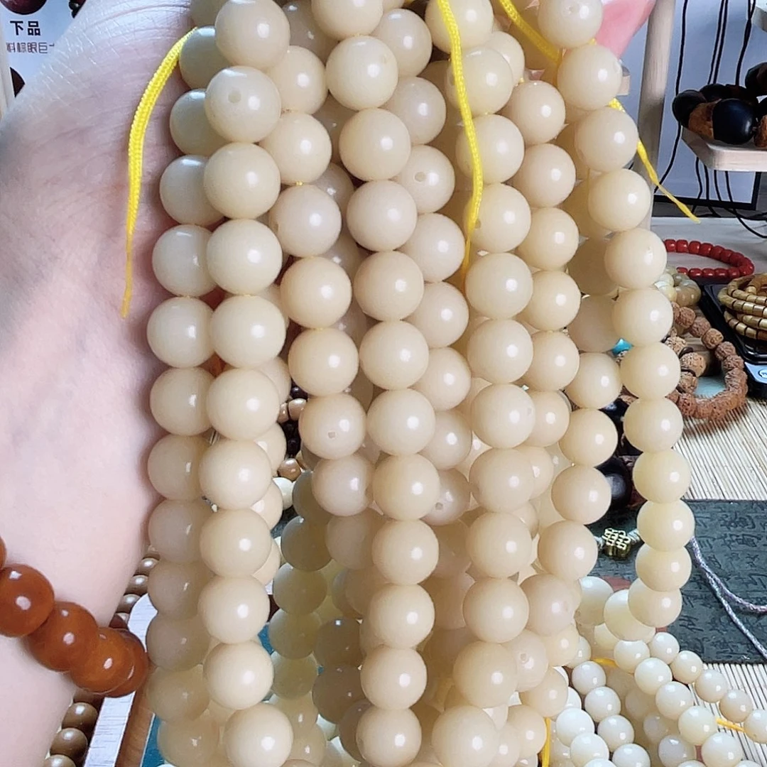 白玉菩提把件老籽老料，带月手持