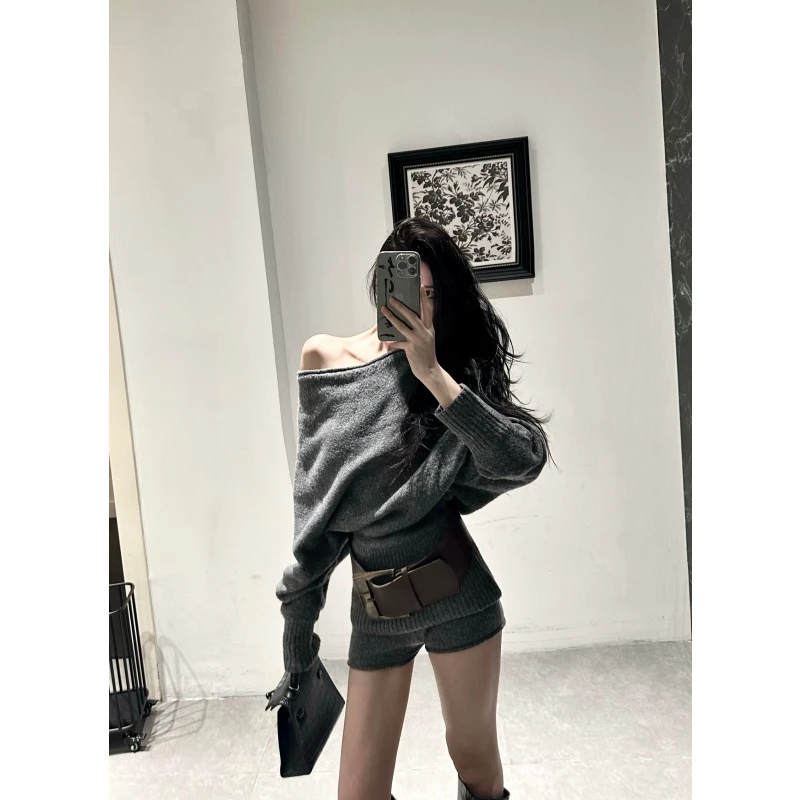 美式辣妹慵懒高级感秋冬针织上衣秋季新款纯欲风气质包臀短裤套装