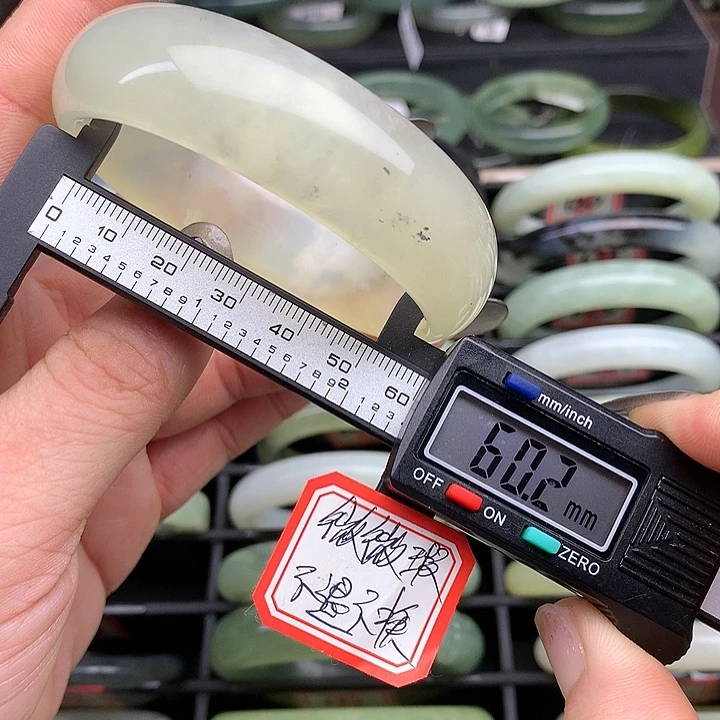 蛇纹石玉手镯未镶嵌604