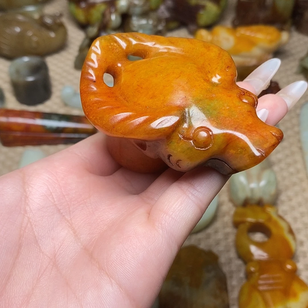 未镶嵌蛇纹石玉颈饰