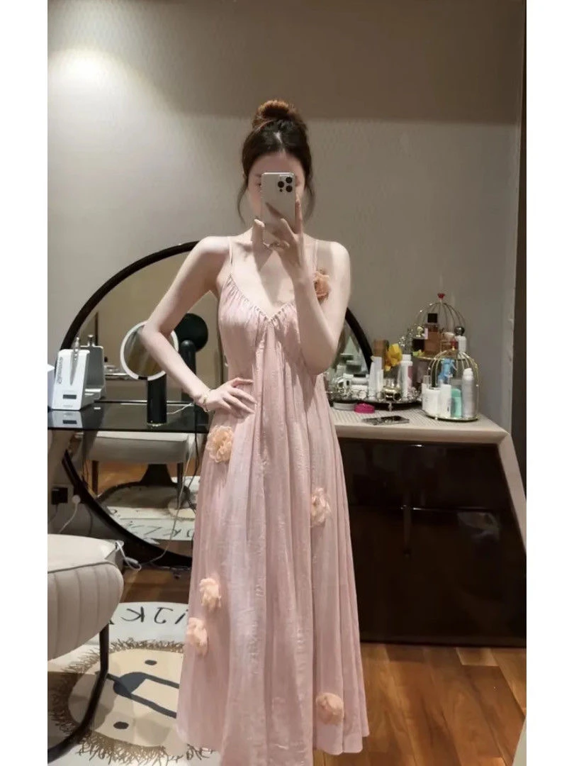 大码法式粉色v领吊带连衣裙女梨形身材显瘦遮肉温柔风气质长裙子