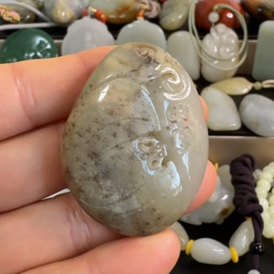 和田玉（糖玉）未镶嵌颈饰