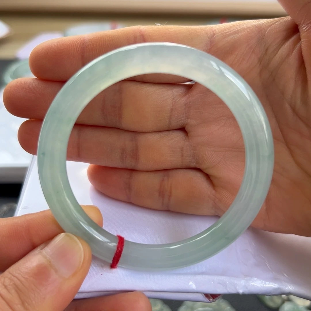 翡翠手镯未镶嵌手镯