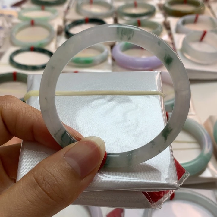 翡翠未镶嵌手镯圆条冰飘花52.8