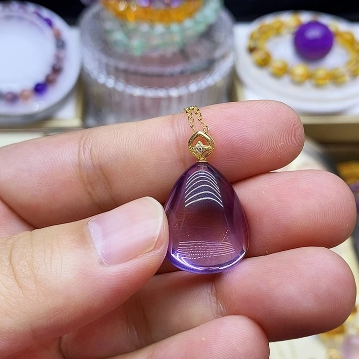 18K金镶嵌吊坠(赠链)水晶