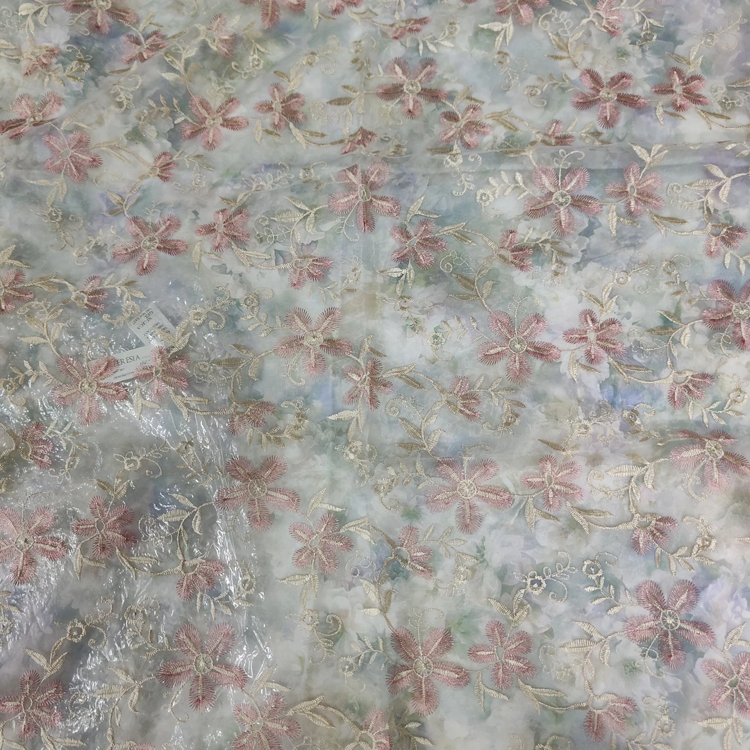 A208粉色纱绣圆桌布150cm一个出