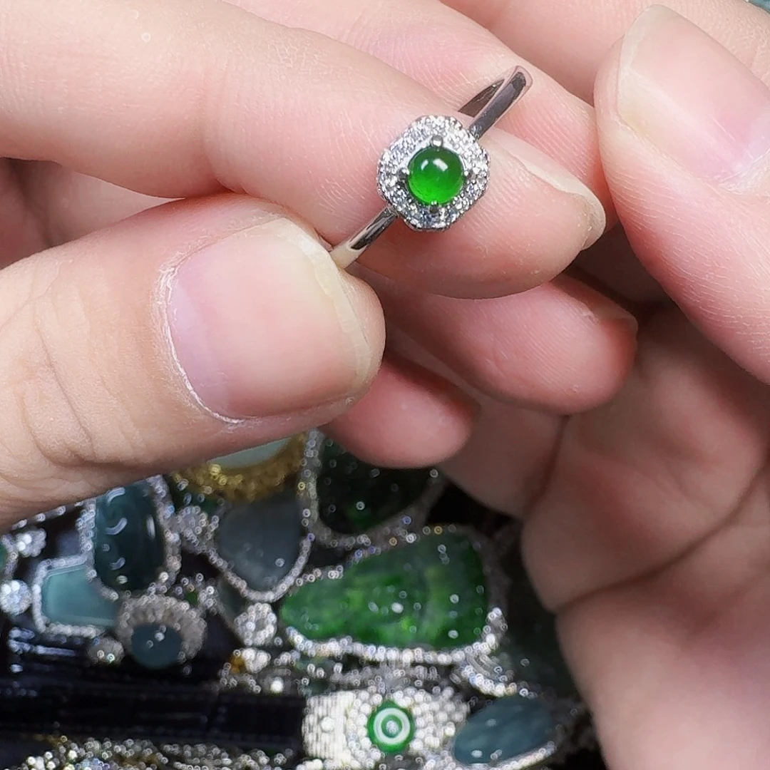 翡翠未镶嵌颈饰天然A货翡翠放漏