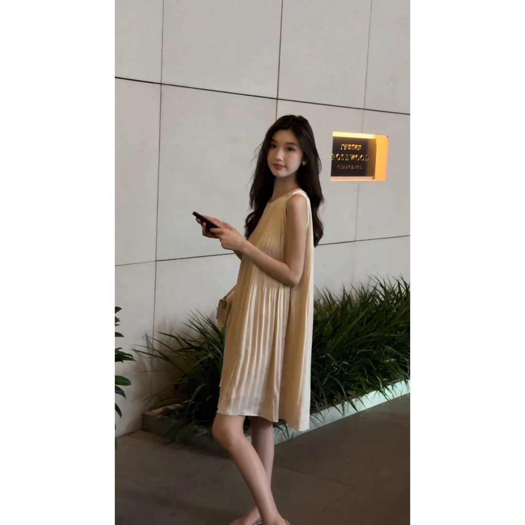 小香风背心连衣裙女夏季新款韩系温柔时尚纯色小众复古无袖短裙