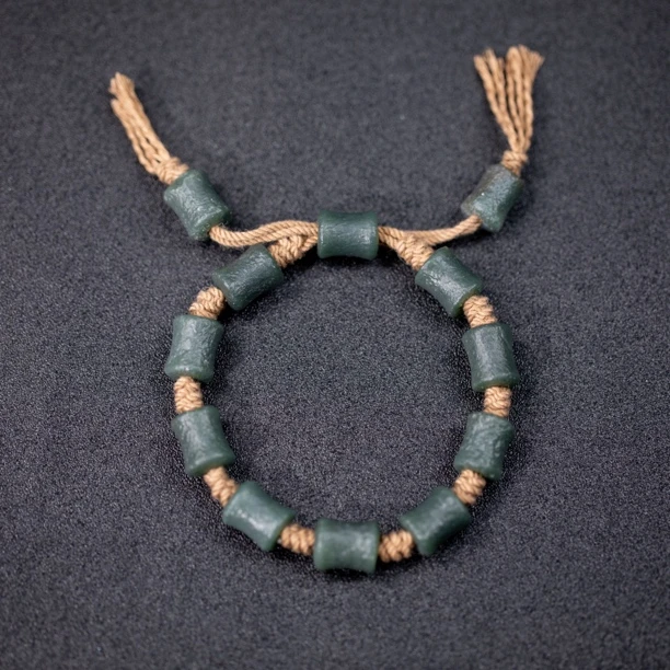 和田玉竹节青玉手串（随机发货）