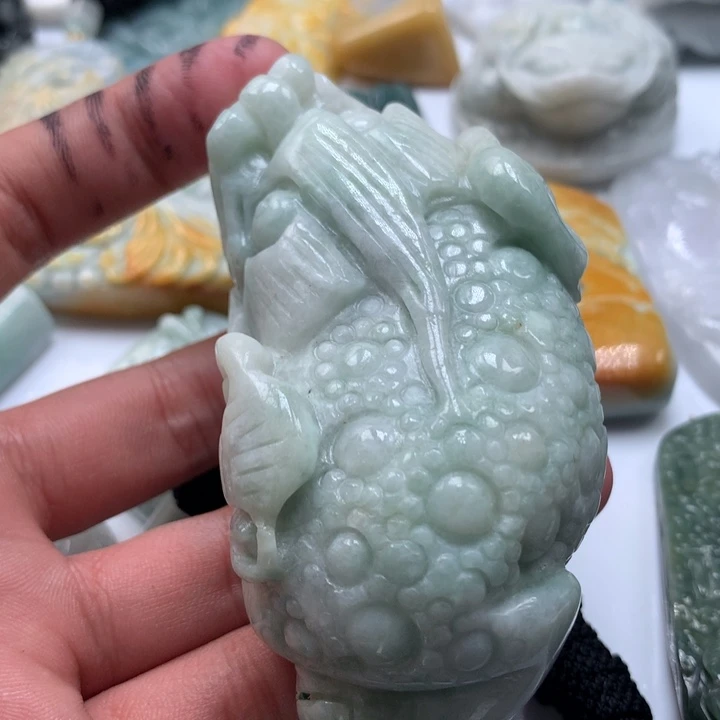 翡翠未镶嵌颈饰保真天然a货翡翠