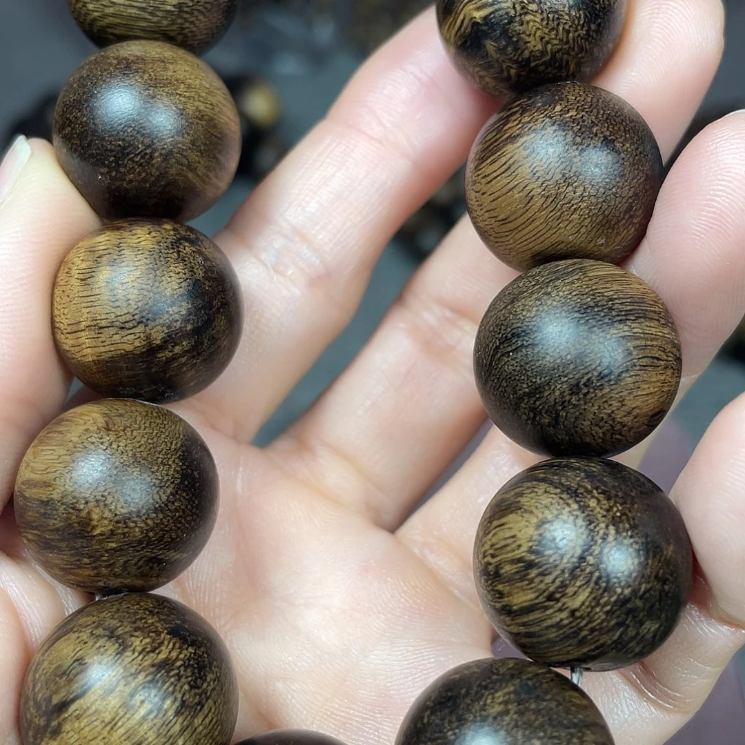 猎***鹰手串沉香白棋瘤疤